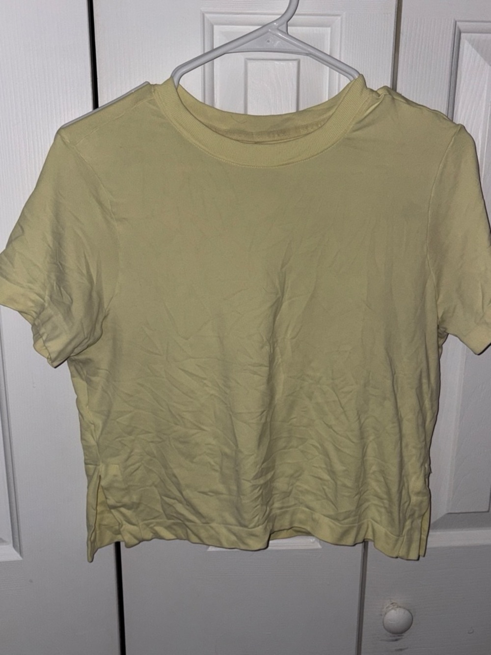 Cropped Crewneck Short Sleeve Top in Pale Yellow